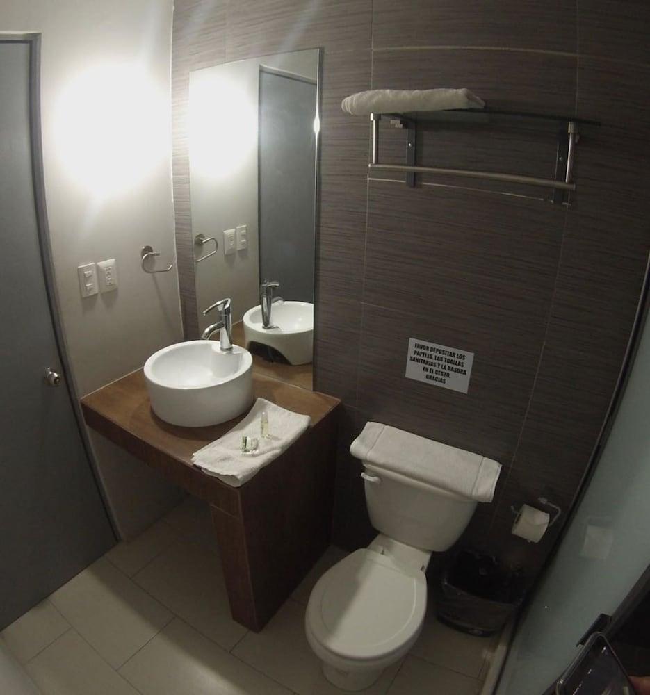 Hotel Fg Λεόν Εξωτερικό φωτογραφία